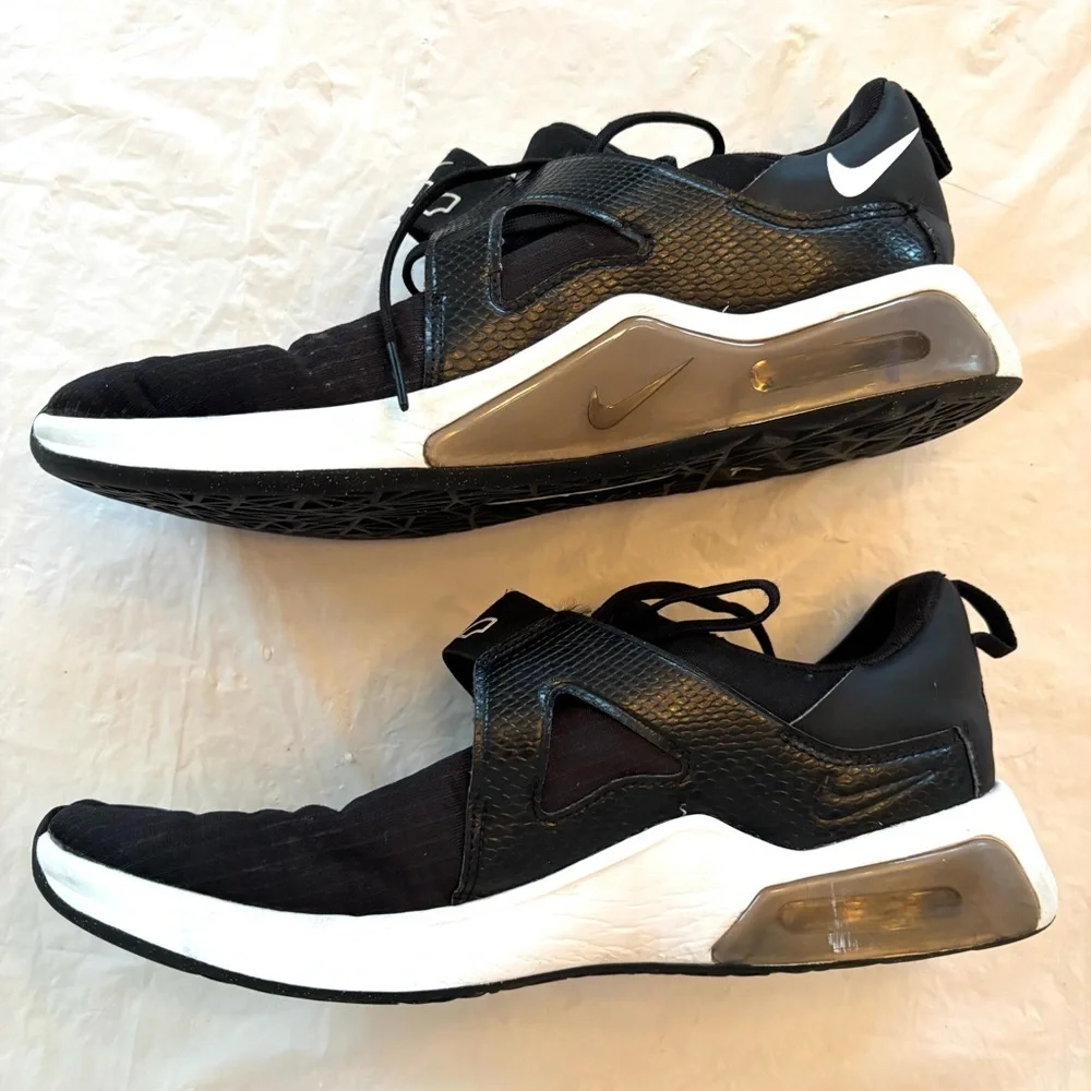 NWOT Nike Air Max Bella TR 4 Running Sneakers Shoes black SZ 10